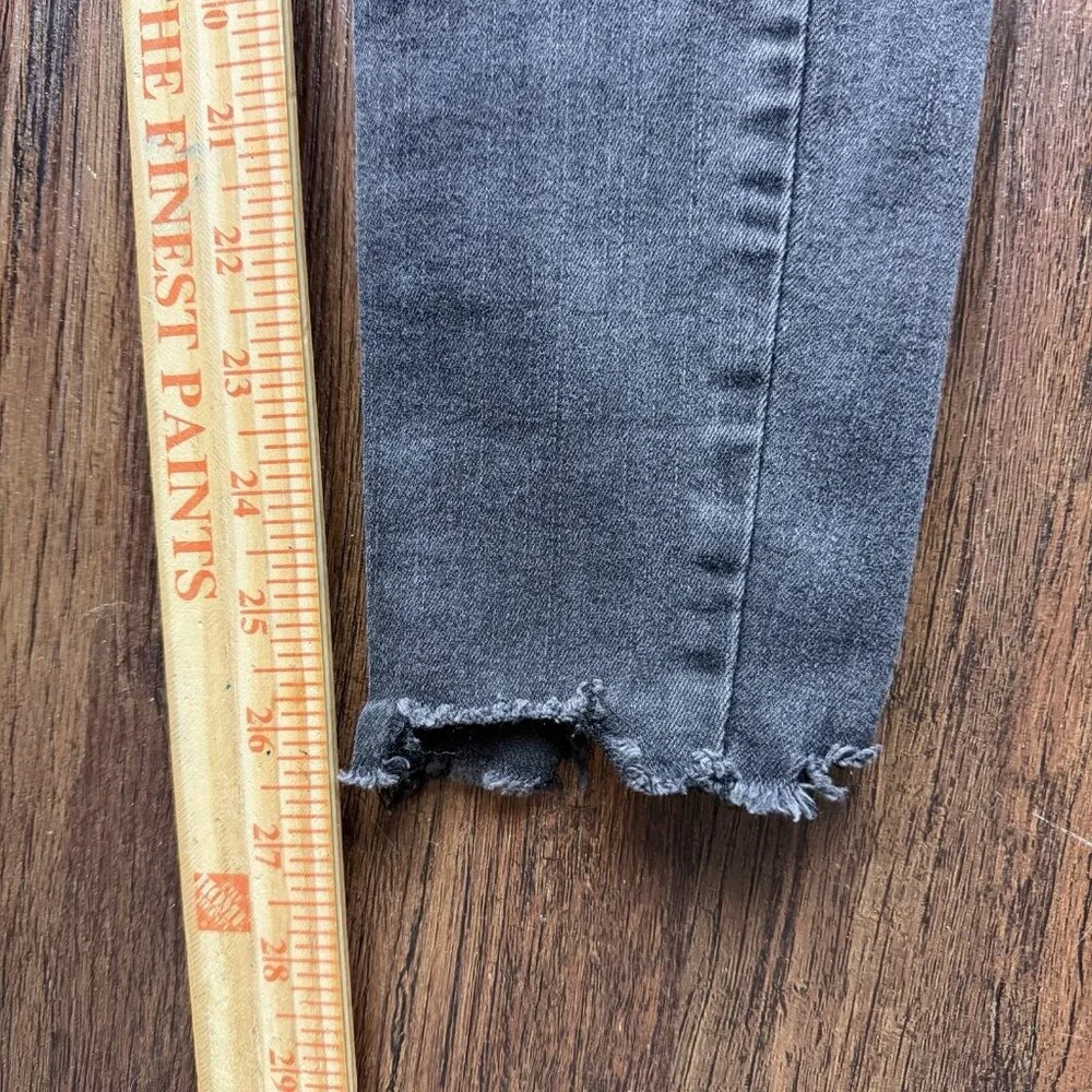 Judy Blue skinny fit jeans Women Size 7/28 mid rise distressed whiskered - Picture 7 of 10